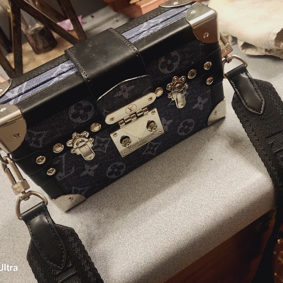 Louis Vuitton  handbag/ over the shoulder - Picture 2 of 7